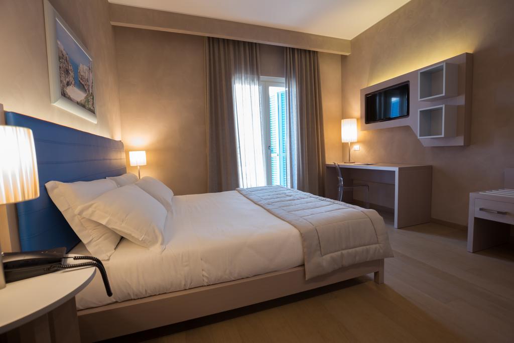 Cala Ponte, A Tribute Portfolio Hotel Polignano a Mare Exterior photo