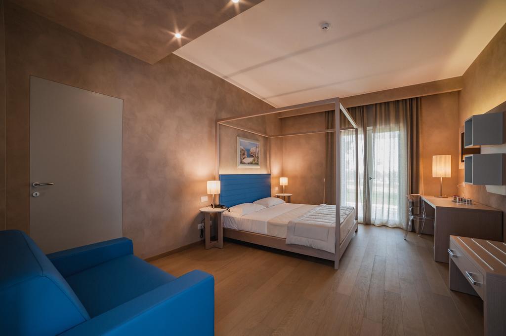 Cala Ponte, A Tribute Portfolio Hotel Polignano a Mare Room photo